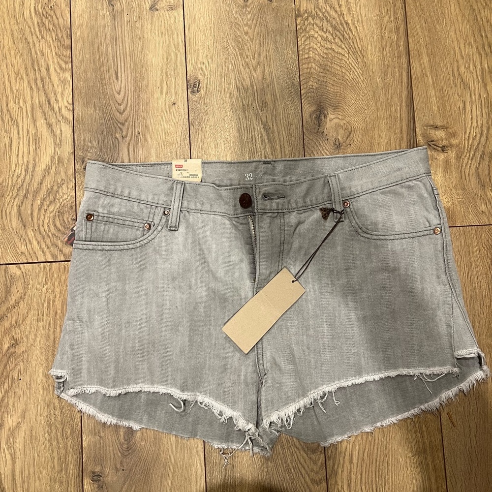 Levi jeans shorts NWT